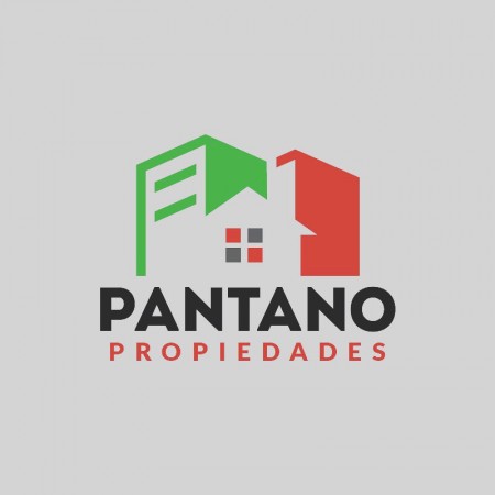 Casa en Lote propio, 4 ambientes con garaje, jardín al frente y fondo parquizado c/ quincho y pileta.