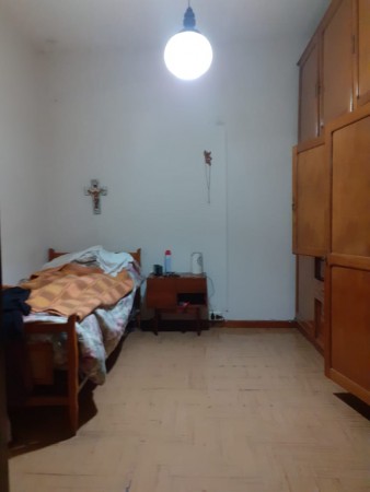 Casa en lote propio de 8.66 x 24 con garaje y un local" EXCELENTE UBICACION" Frente a Inst. San José