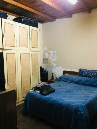 Casa en venta sobre lote propio de 8.66m x 27m. A refaccionar!!! Inmejorable ubicación